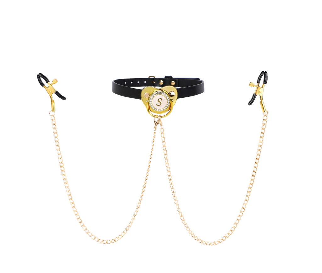 Couple's SM training props, diamond-encrusted nipple plugs, erotic mouth gags, erotic chain nipple clamps, alternative adult products